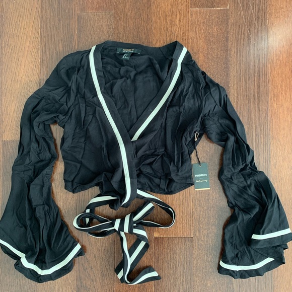 BRAND NEW NWT Forever21 wrap top - Picture 3 of 3